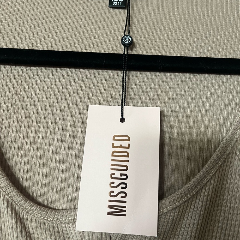 Missguided Ribbed MIDI dress - Picture 2 of 4